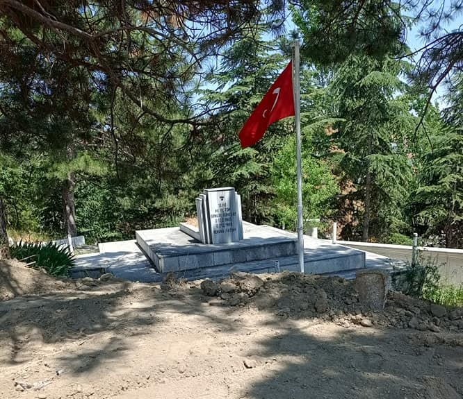 ŞEHİTLİK DÜZENLEME ÇALIŞMASI DEVAM EDİYOR 